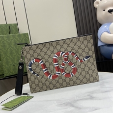 Gucci Clutch Bags